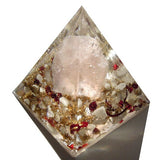 ローズクオーツのピラミッドオブジェ《ボヘミアンオルゴナイト》5×5cm
