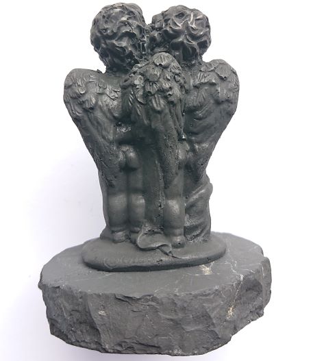 天使の贈り物（シュンガイト彫像） 《シュンガイト》 10cm