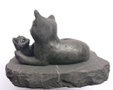 猫の親子（シュンガイト彫像） 《シュンガイト》 6cm