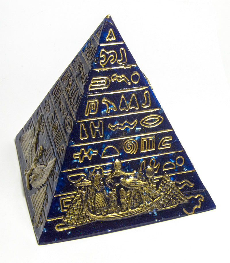 エジプトモチーフの高いピラミッド（ブルー）《ボヘミアンオルゴナイト》